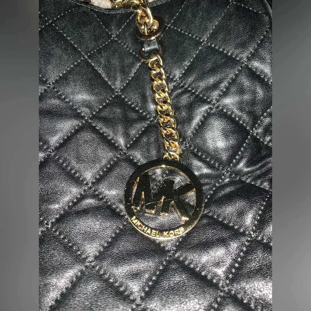 Michael Kors purse. - Picture 2 of 14